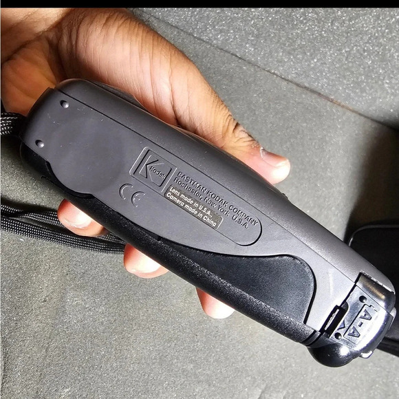 Kodak KB12 35mm Point & Shoot Film Compact Pocket Camera Untested With Case - Picture 4 of 11